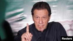 د پاکستان مخکېنی صدراعظم عمران خان چې دا مهال د دې هېواد په زندان کې دی.